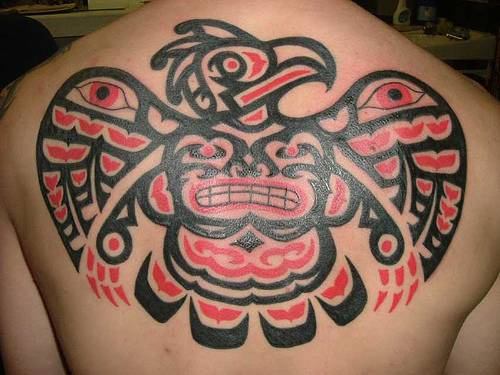 背部大型印度部落鸟神纹身图案