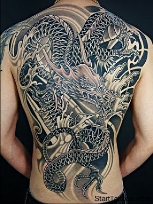 背部很酷的黑色中国风大龙纹身图案