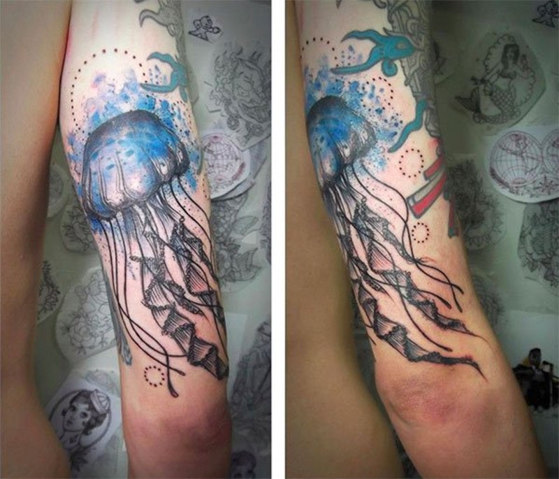 非常漂亮的彩色自然水母手臂纹身图案