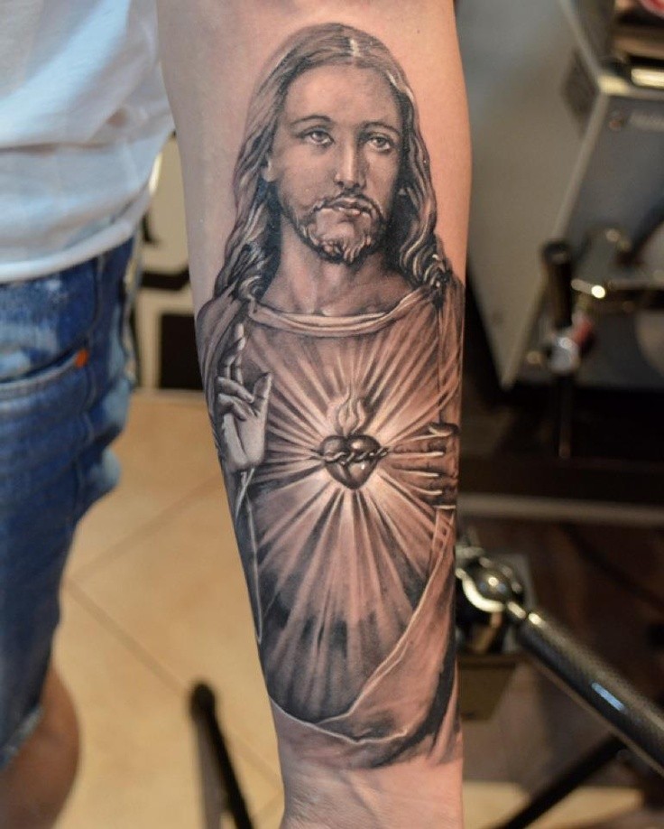 美丽的耶稣肖像圣心纹身图案