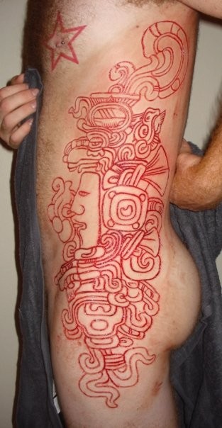 侧肋阿兹特克武士割肉纹身图案