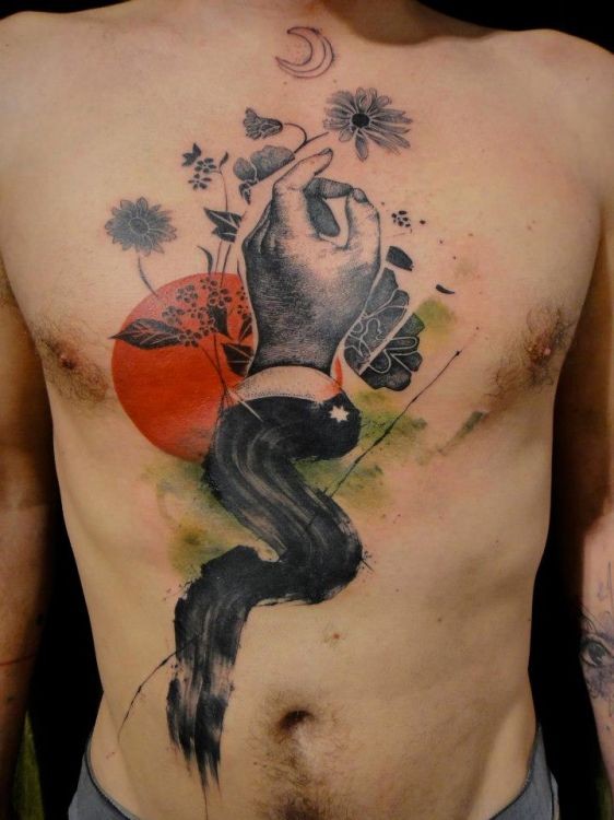 胸部超现实主义风格人手花朵和月亮纹身图案