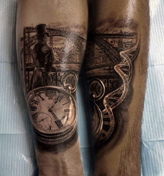 手臂old school非常精致的时钟与男子纹身图案