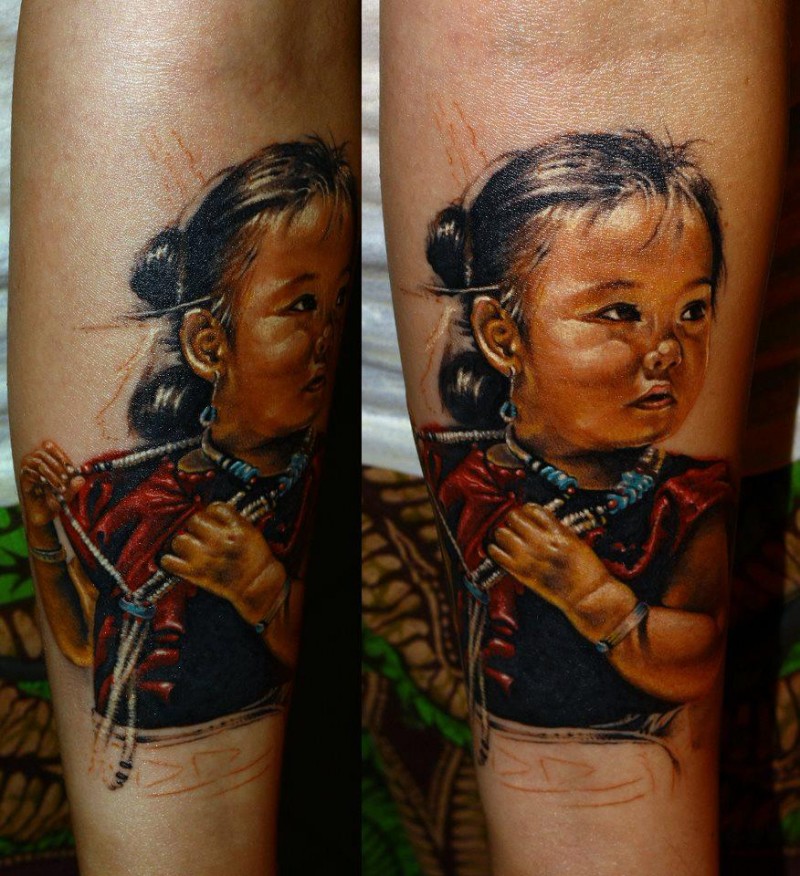 写实风格的彩色亚洲小女孩肖像纹身图案