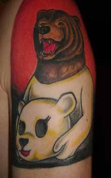 北极熊服饰与棕色熊纹身图案