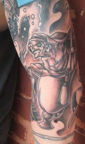 手臂怪物老巫婆纹身图案
