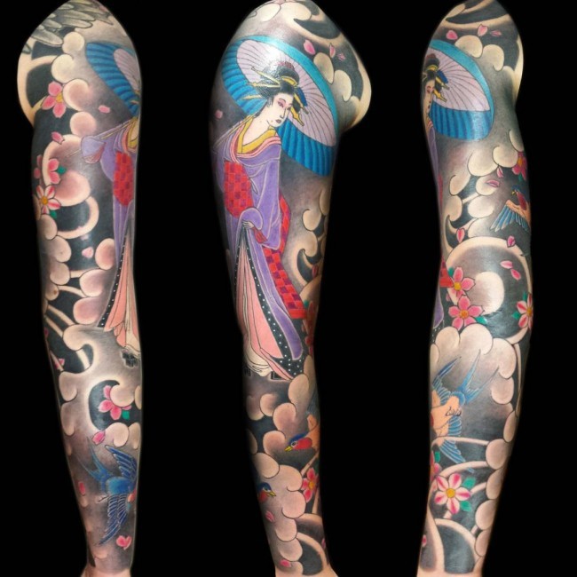 花臂雨伞色艺妓和小鸟花朵纹身图案