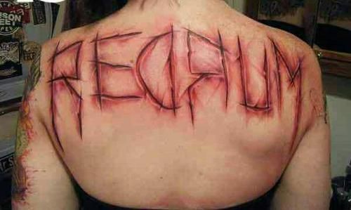 背部令人毛骨悚然的血腥割肉字母纹身图案