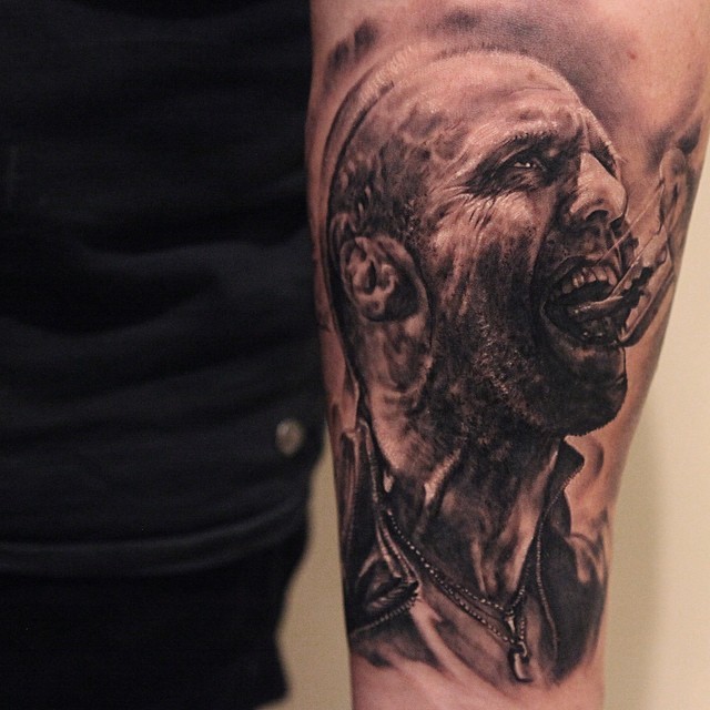手臂电影里的异僵尸肖像纹身图案