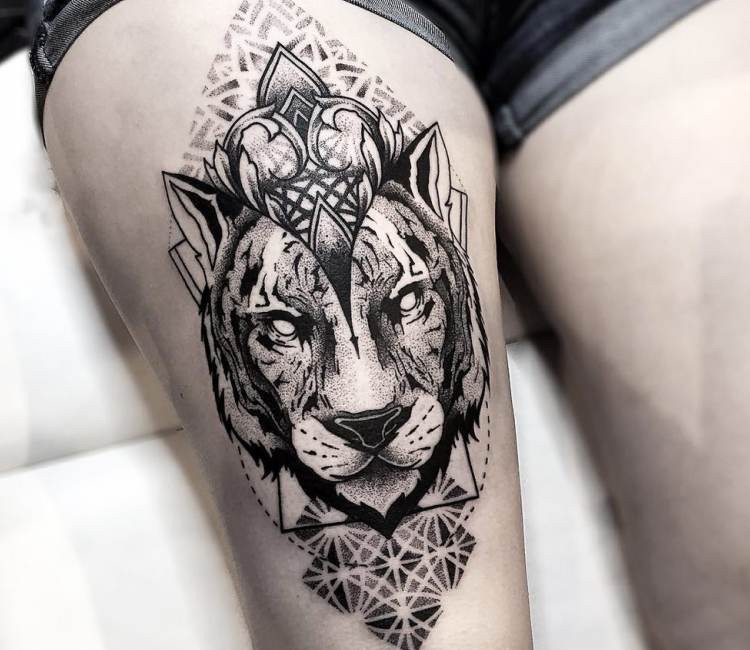 大腿装饰风格黑色狮子头个性纹身图案