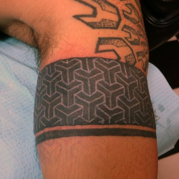 手臂个性的几何饰品臂环纹身图案