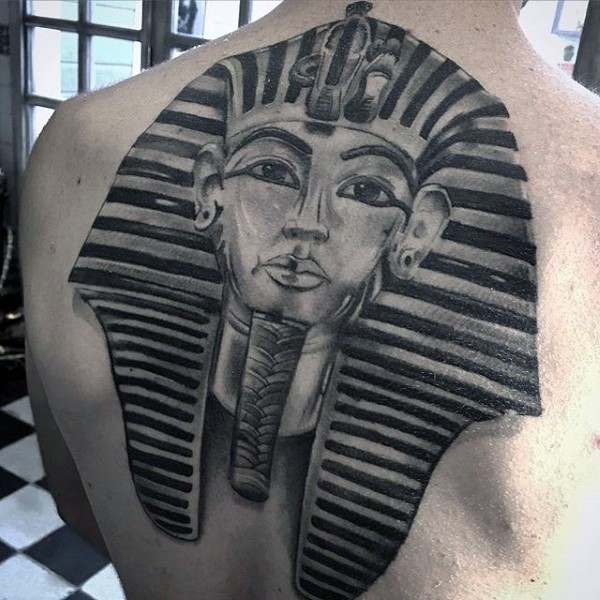 背部写实风格埃及神像纹身图案