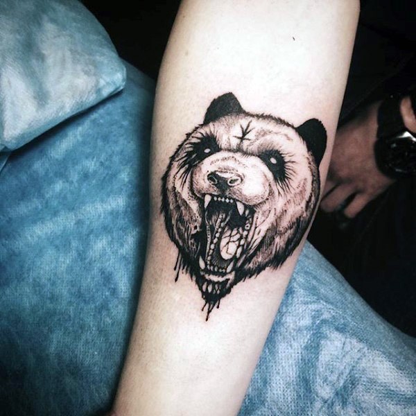 小臂雕刻风格黑色神秘熊与符号纹身图案