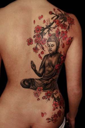 背部如来佛祖雕像和花朵树纹身图案