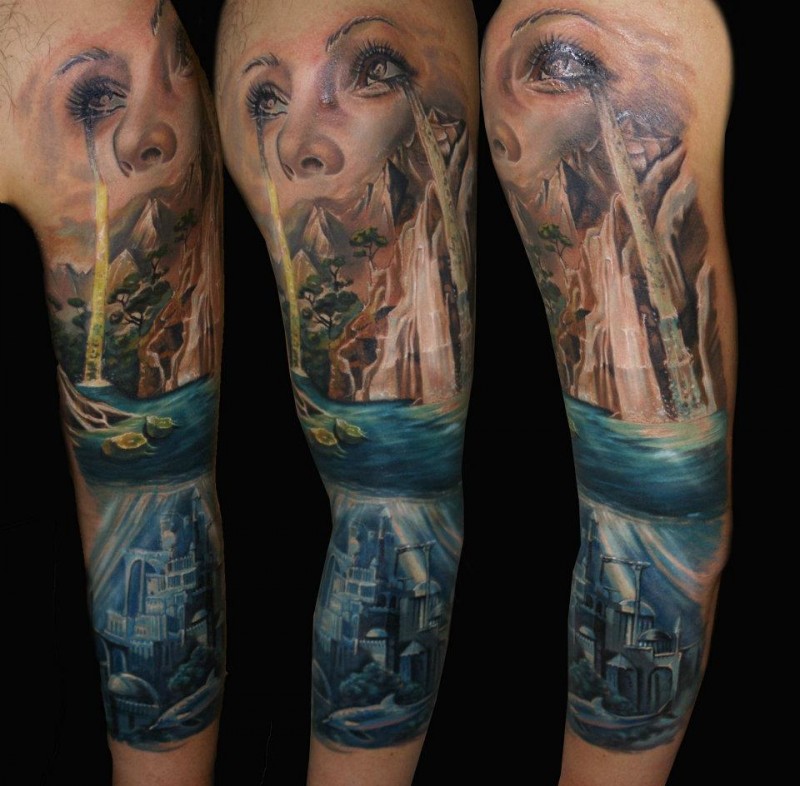 手臂壮观的彩色瀑布与水下城市和女人纹身图案