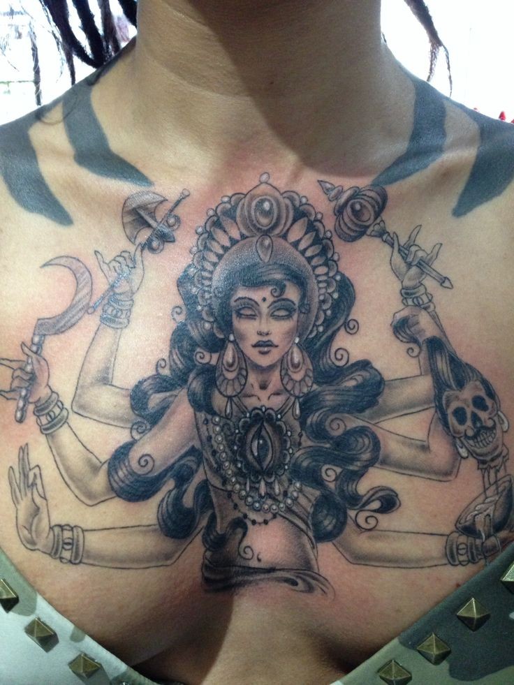 胸部黑色的印度教女神纹身图案