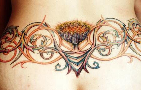腰部彩色的向日葵藤蔓纹身图案