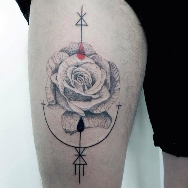 大腿雕刻风格黑色点刺玫瑰与有趣的符号纹身图案