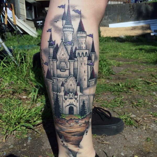 小腿简单设计的彩绘城堡纹身图案