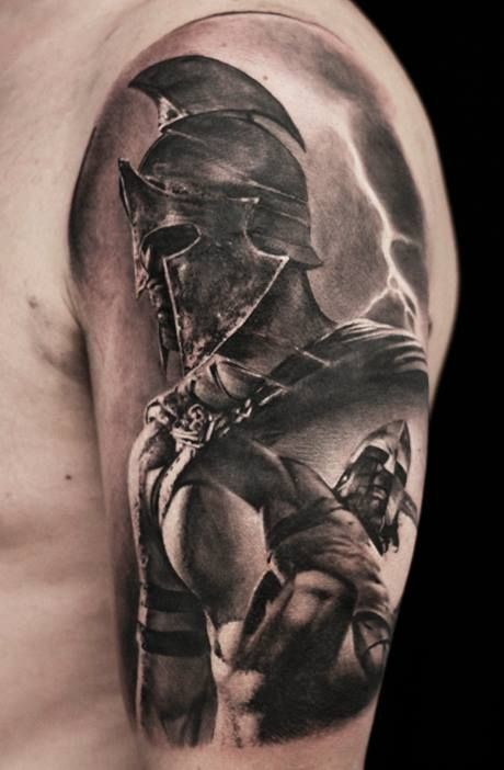 大臂黑灰风格古怪的战士纹身图案