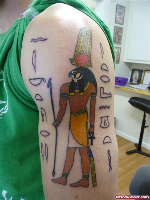 大臂old school彩色埃及神和符号纹身图案