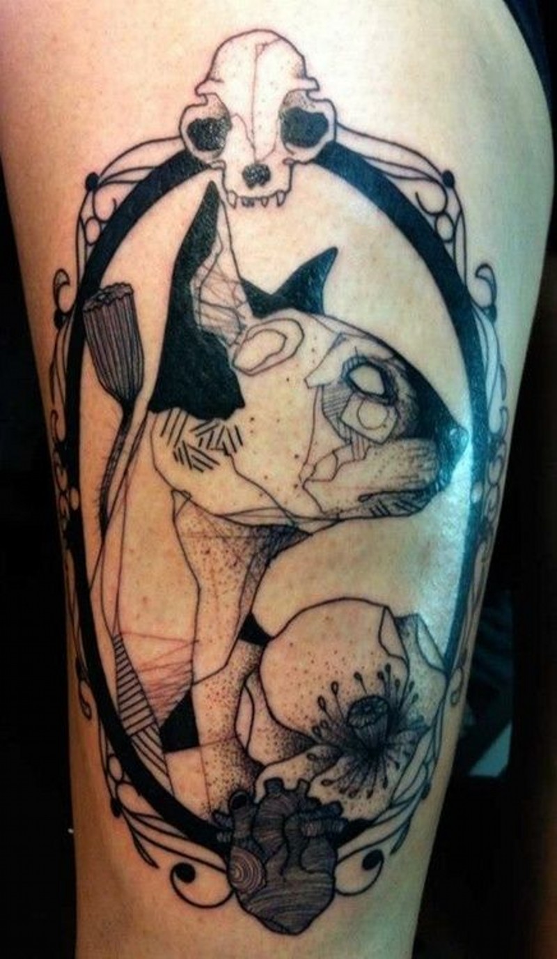 手臂个性的黑白猫与花朵骷髅抽象纹身图案