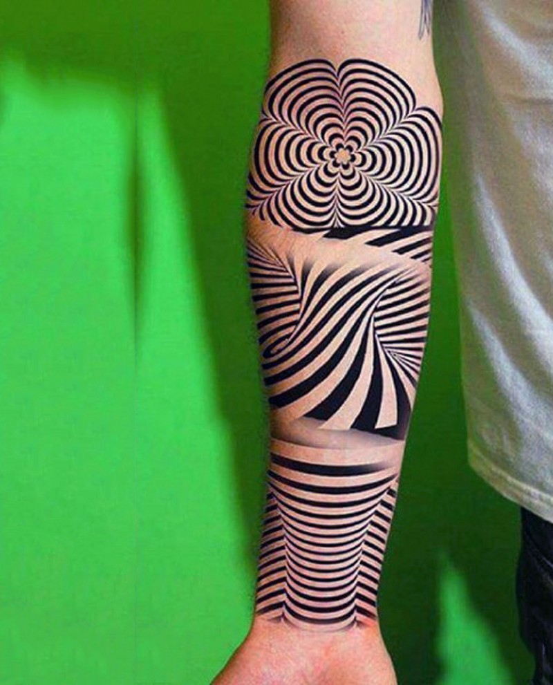 手臂很酷的黑白各种催眠饰品纹身图案