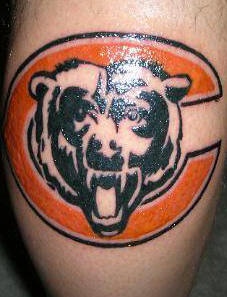 熊头与字母标志纹身图案