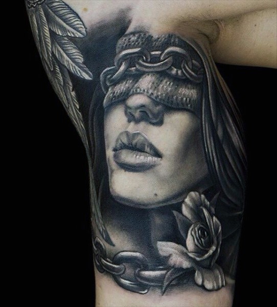 大臂不寻常的神秘女性肖像纹身图案