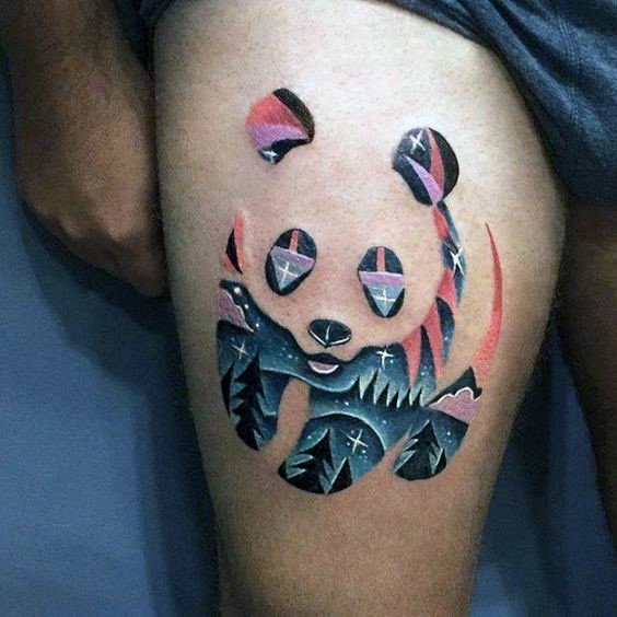 大腿彩色的熊猫与夜空和森林纹身图案