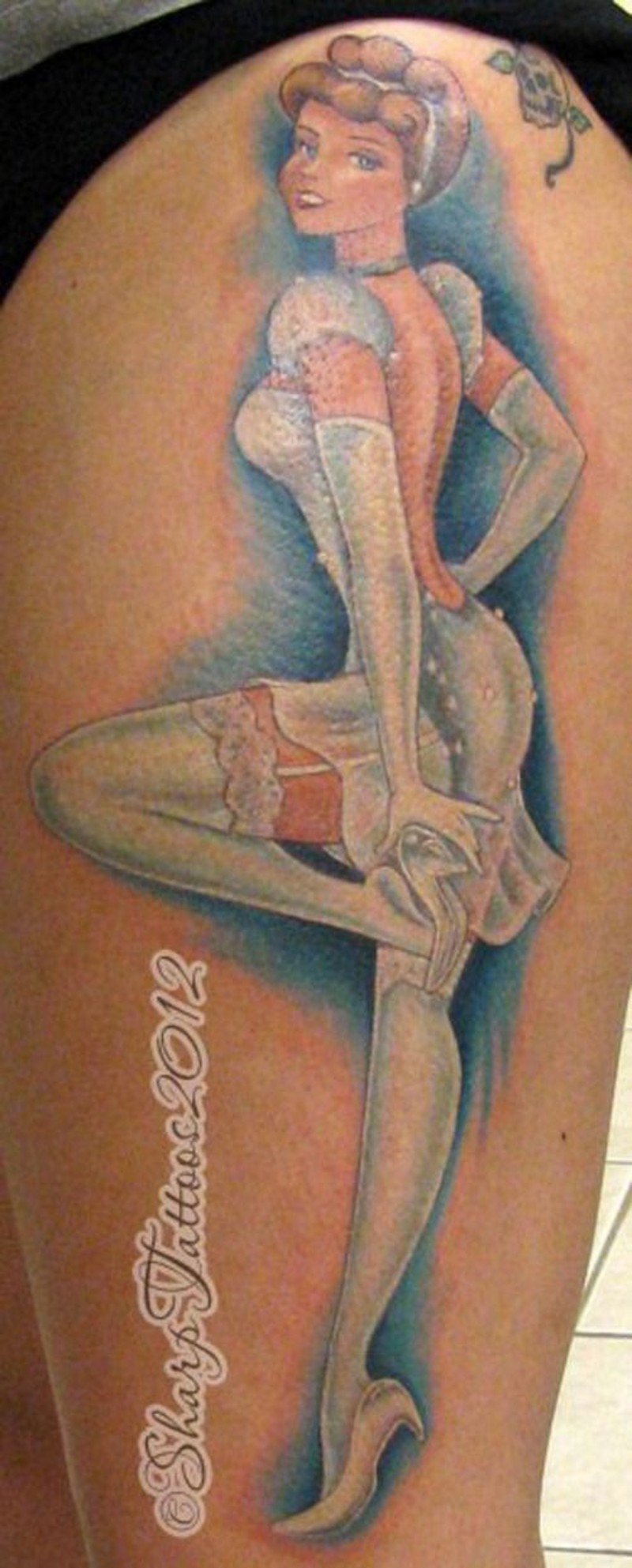 卡通彩色美丽的女人大腿纹身图案