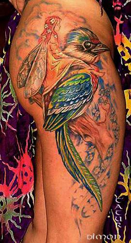 彩色小鸟与飞翔的小精灵纹身图案
