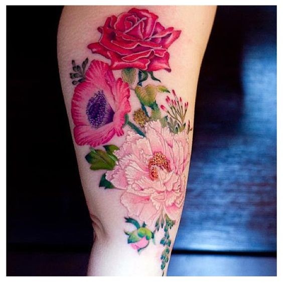 非常写实的五彩斑斓各种花朵手臂纹身图案