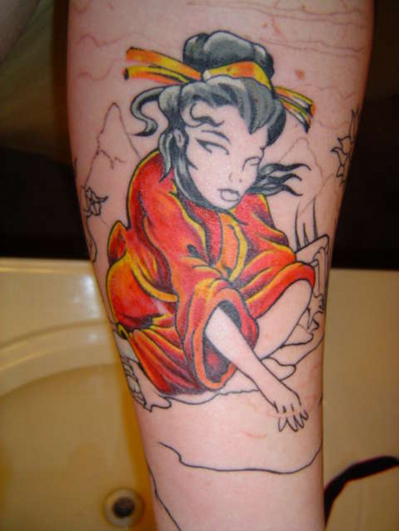 小臂半彩色的亚洲女生纹身图案