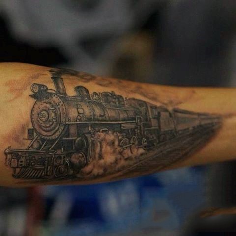 手臂复古的蒸汽火车个性纹身图案