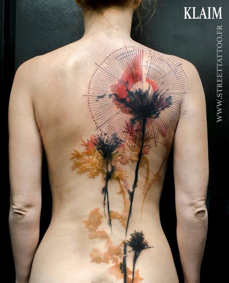 背部现代风格五彩美丽的野花纹身图案