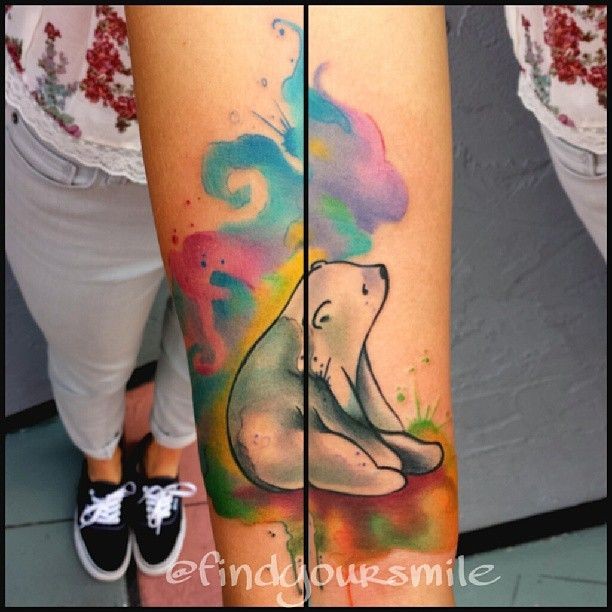 可爱的水彩北极熊手臂纹身图案