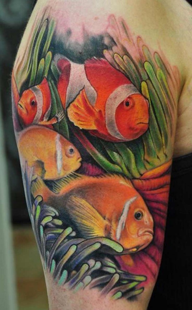 大臂美丽的写实海底鱼纹身图案