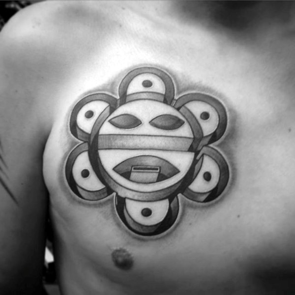 胸部经典的黑色阿兹特克太阳图腾纹身图案