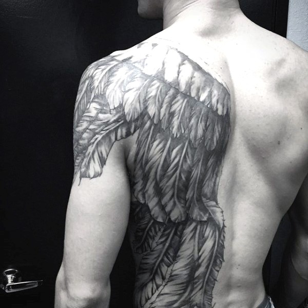 背部华丽的黑色翅膀纹身图案