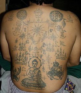 背部西藏佛教符号纹身图案