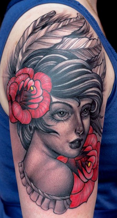 大臂old school彩色花朵和女人肖像纹身图案