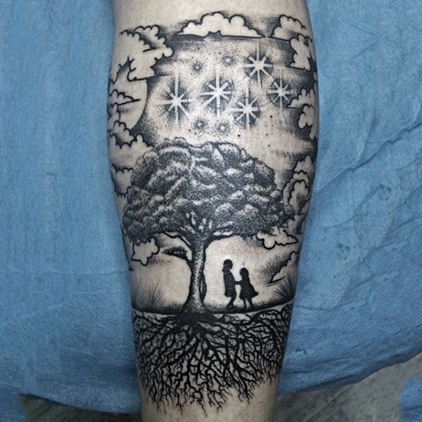 手臂可爱的幻想世界黑色树与人像纹身图案