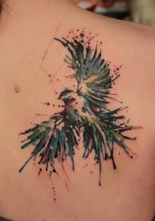 背部小鸟水彩泼墨纹身图案