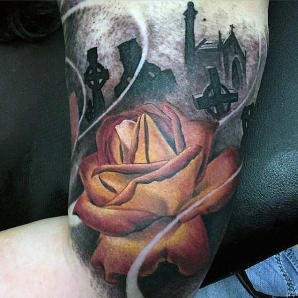 手臂逼真彩色玫瑰和黑暗墓地纹身图案