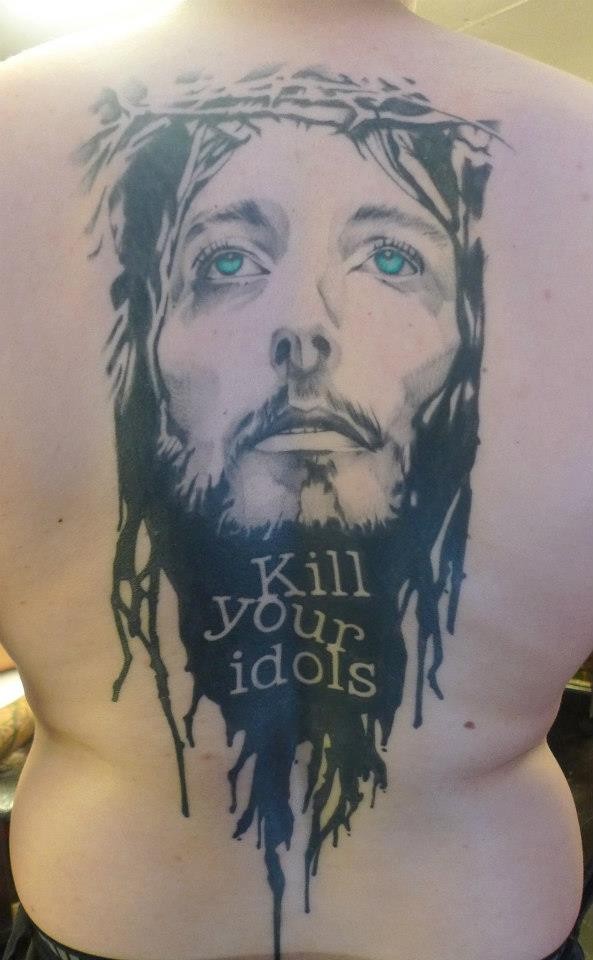 背部现代风格的彩色耶稣画像字母纹身图案