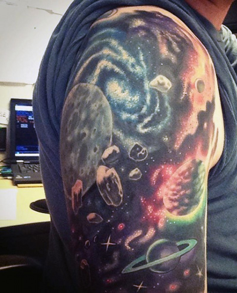 精彩漂亮的彩绘太空行星手臂纹身图案