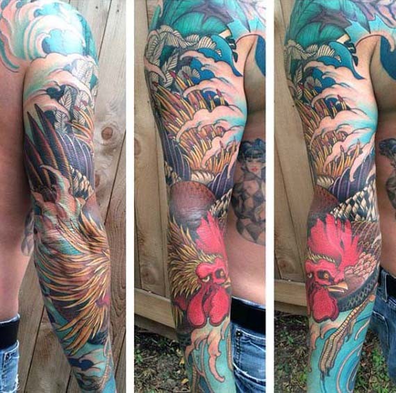 花臂亚洲风格设计的五彩大公鸡纹身图案