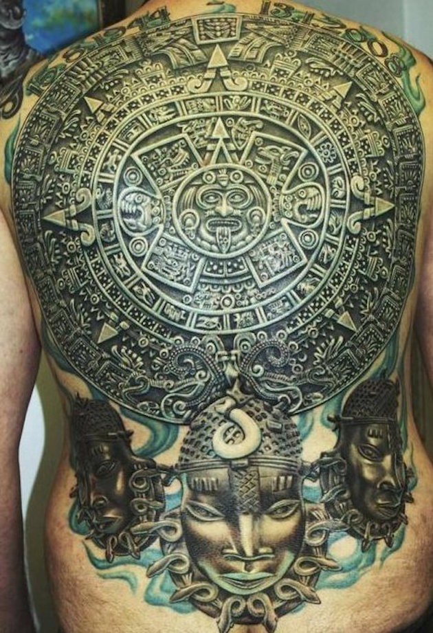 非常惊人的满背大量玛雅平板雕像纹身图案