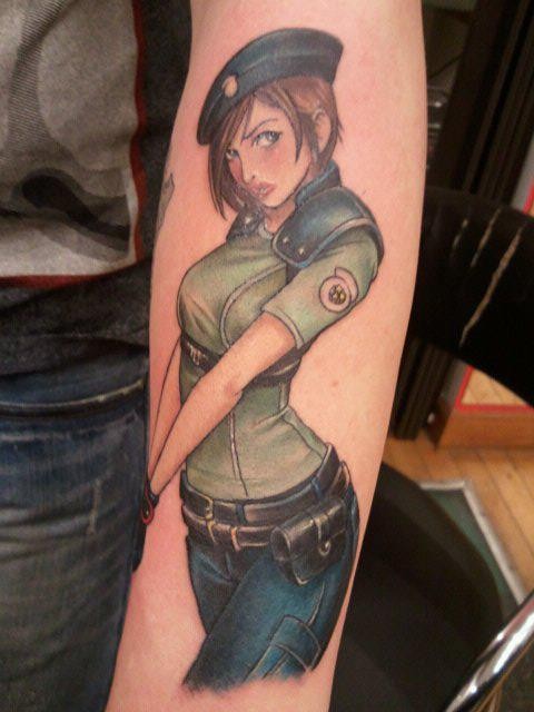 手臂卡通风格彩色的军事女生纹身图案